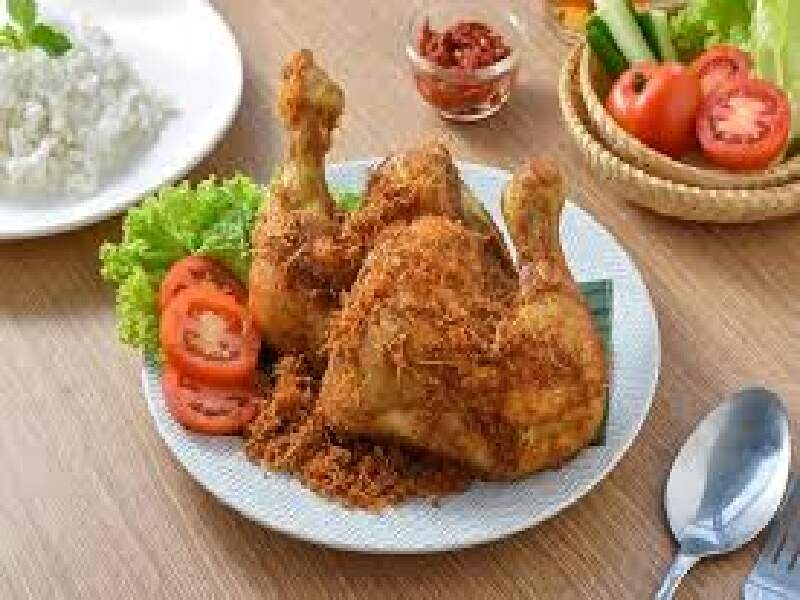 Ayam Goreng Kalasan: Ayam Goreng dengan Bumbu Rempah yang Menggugah Selera